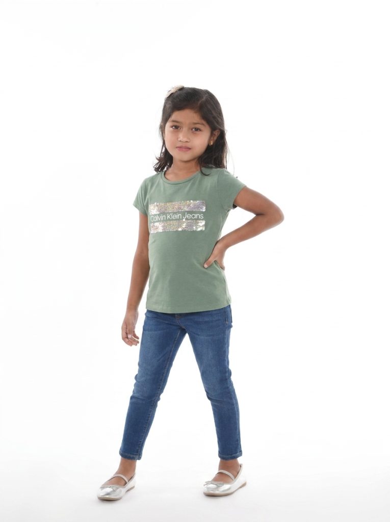 Calvin Klein Jeans Girls T-Shirt – Size M (8/10) – Sage Green Sequin Logo